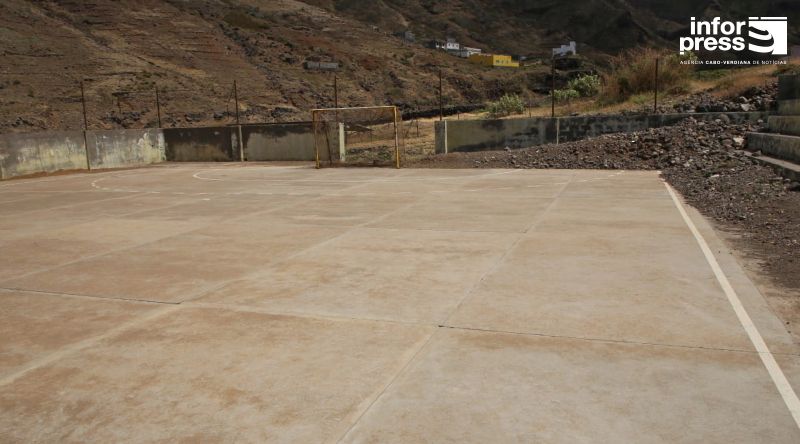 São Nicolau: Jovens da localidade de Ribeira Prata pedem requalificação da placa desportiva