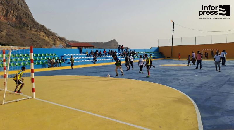 Santa Catarina reforça aposta no desporto com inauguração de polidesportivo em Ribeira da Barca