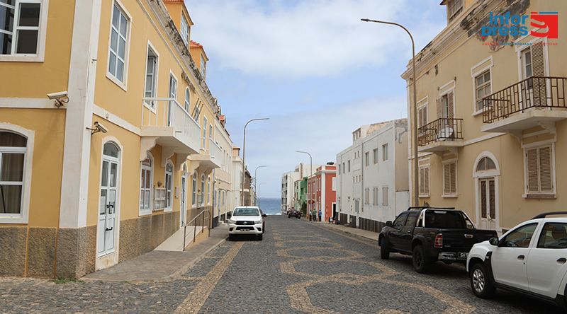 Santo Antão: Ribeira Grande reforça frota escolar com novo autocarro
