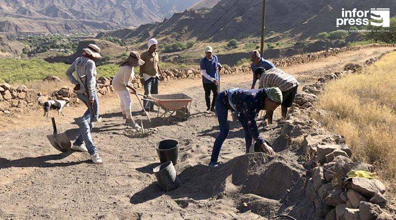 Porto Novo: Edilidade emprega dezenas de famílias com abertura de várias frentes de trabalho