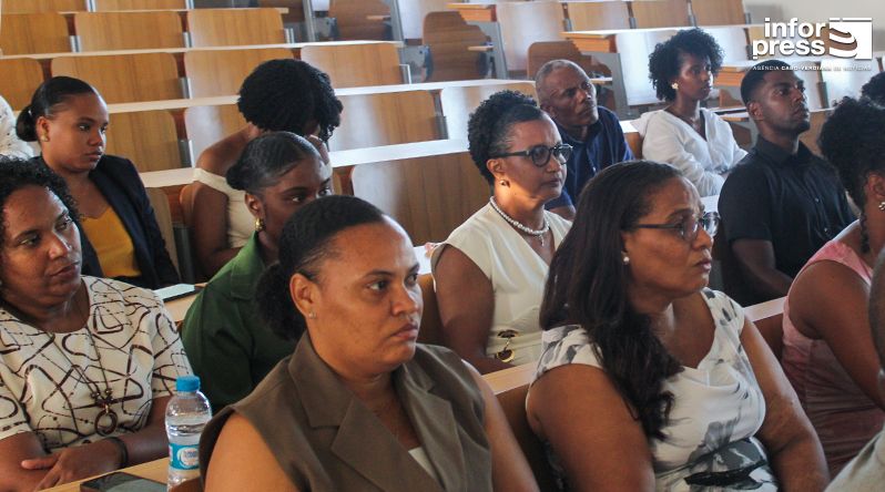 Praia: Profissionais de saúde concluem pós-graduação em Nefrologia na Universidade de Cabo Verde