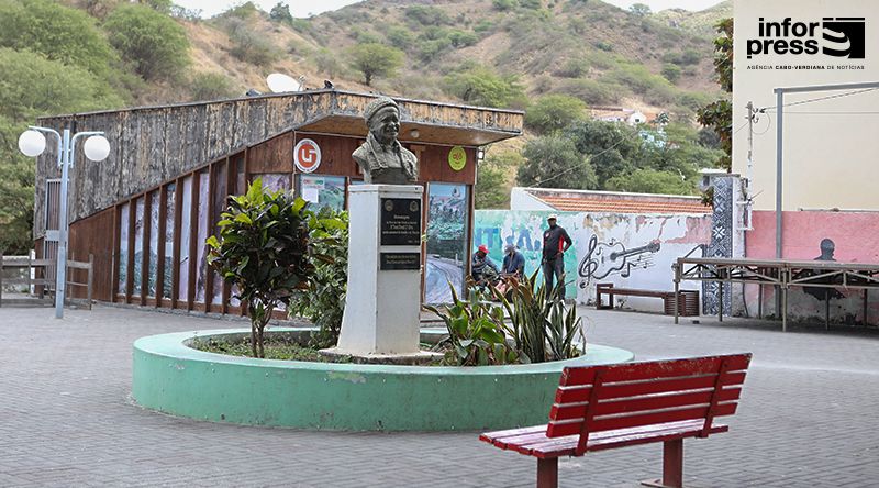 São Domingos: Arrancam obras de requalificação da Praça Ntoni Dent d’Oru num investimento de 130 mil contos