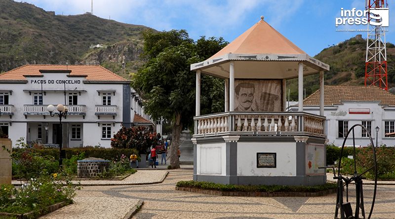 Independência/50 Anos: Bravenses admitem desenvolvimento na ilha, mas consideram transporte marítimo o “calcanhar de Aquiles” (c/áudio)