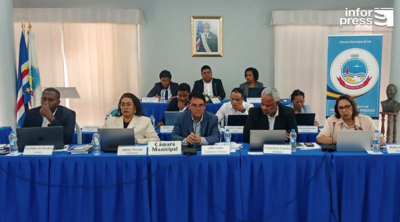 Ilha do Sal: Munícipes levam preocupações sobre ambiente e patrimónios do Estado à Assembleia Municipal