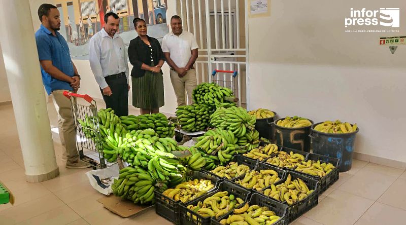 Porto Novo: Produtor agrícola faz doação de banana aos centros de dia e loja social