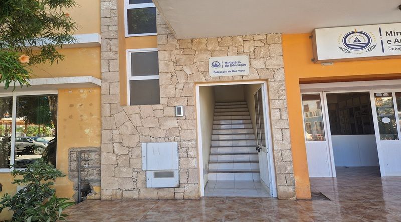Boa Vista: Professores em regime de prestação de serviço denunciam dois meses de salários em atraso