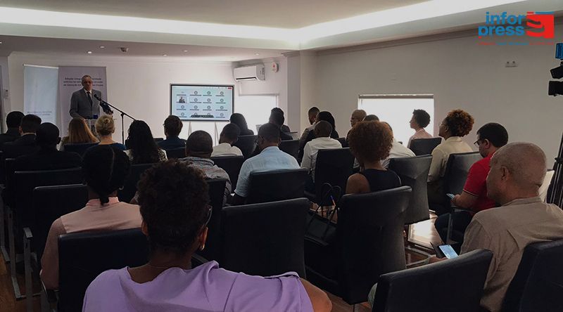 Ministro Alexandre Monteiro apresenta projecto de mobilidade eléctrica no sector marítimo