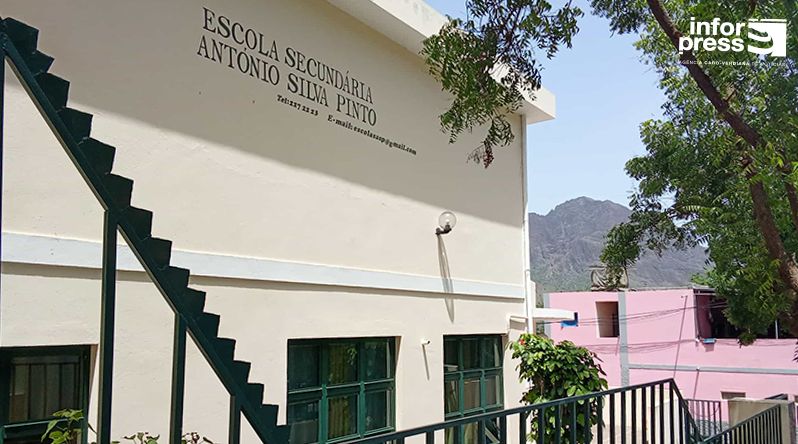 Porto Novo: Projecto de manutenção das escolas do Agrupamento Escolar III concluído – direcção