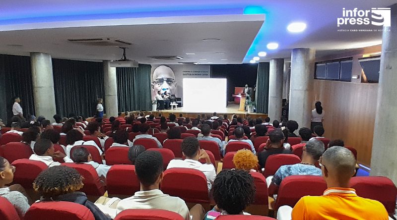 Comissão Nacional de Protecção de Dados pede ao Estado promoção e fomento de uma educação digital