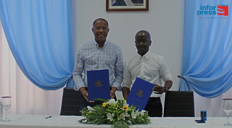 Câmara da Praia e Foundation ForFogo assinam protocolo e entregam óculos a 66 beneficiários