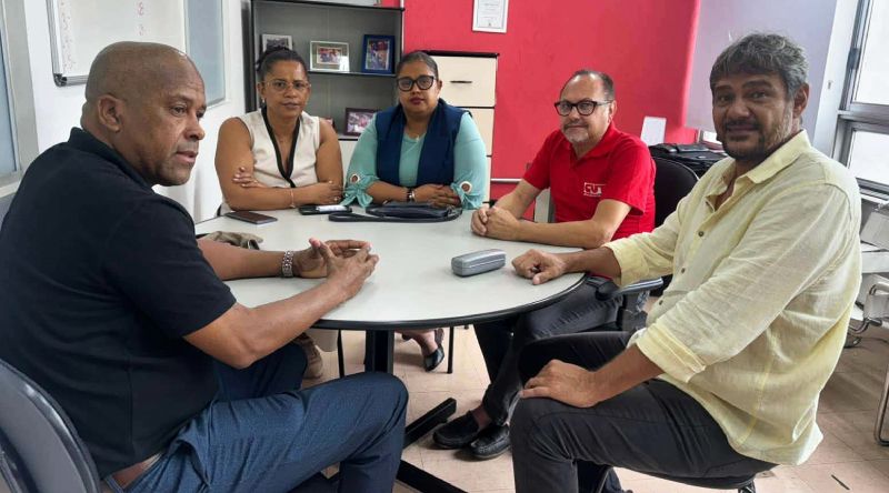 Siprofis assina protocolo de cooperação com Sindicato dos Professores de São Paulo (Brasil)