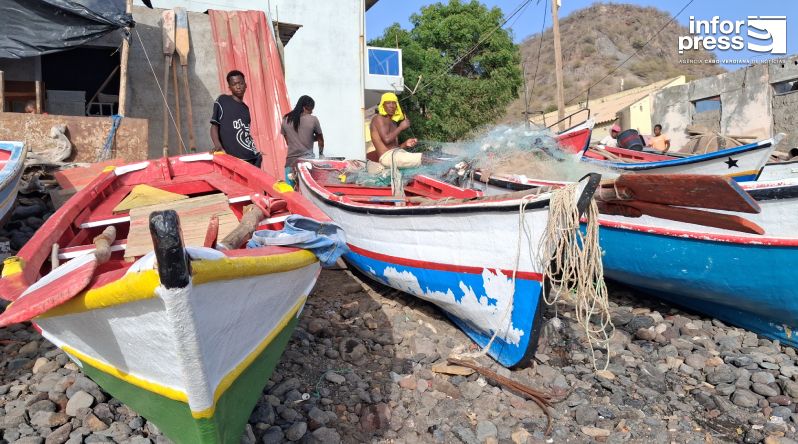 Jovens de Ribeira da Barca dividem-se entre a tradição da pesca e a procura de novas oportunidades