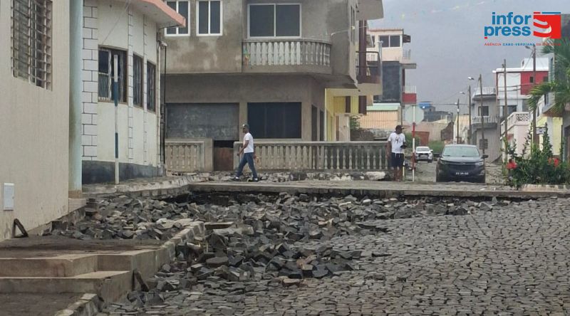 Porto Novo: Autarquia contrata empresa para reposição dos pavimentos danificados durante as cheias