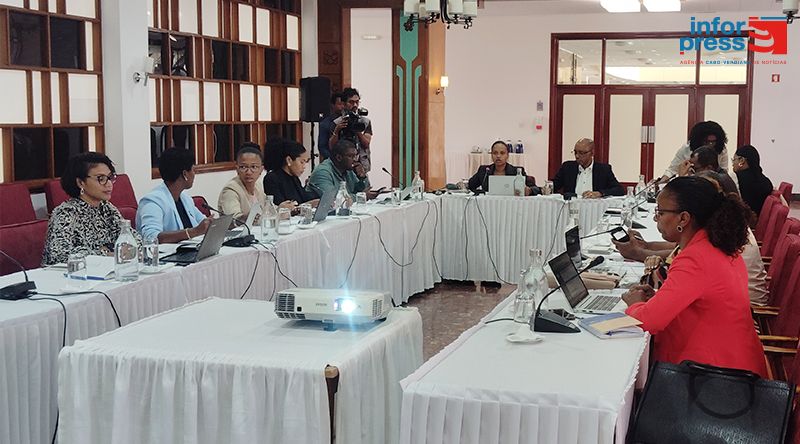 PAICV e MpD com opiniões divergentes sobre o PCFR do pessoal docente em debate nas comissões especializadas