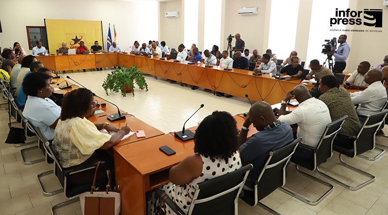 PAICV reitera compromisso com conectividade e redução dos custos de transportes aéreos e marítimos