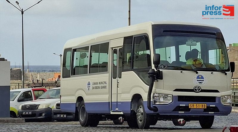 Santo Antão: Ribeira Grande reforça frota escolar com novo autocarro