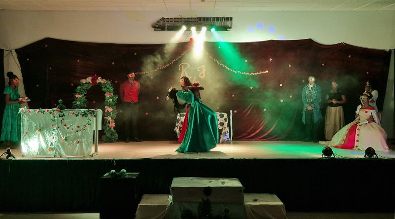 Boa Vista: Adaptação inclusiva de "Romeu e Julieta" quebra tabus e emociona plateia em Sal Rei