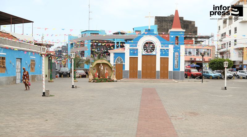 Praia: Grupo Kapelona promove sexta-feira na rua Capela ASA baile dos anos 60