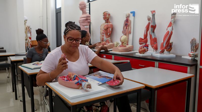 ENTREVISTA: Modernização hospitalar e apoio psicossocial são vitais para o sucesso da formação médica em Cabo Verde – coordenadora