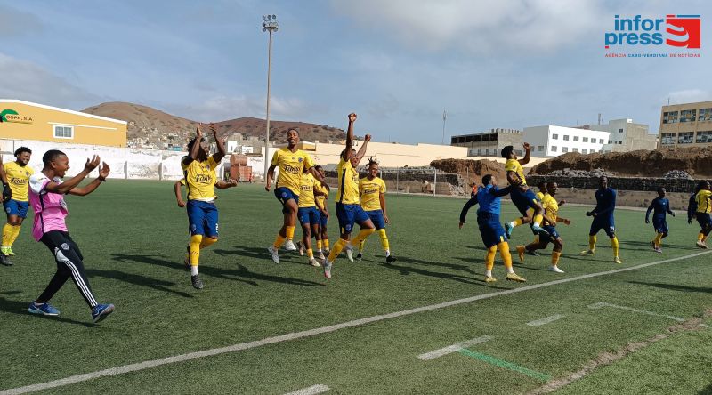 Futebol/São Vicente: Salamansa festeja regresso ao Soncent Superliga da bancada com empate do Ribeira Bote 