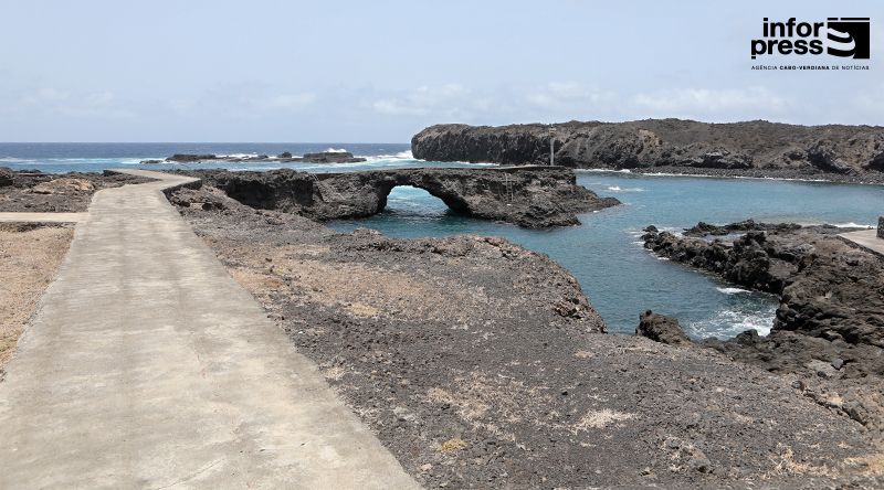 São Filipe: Câmara municipal e o Fundo do Turismo assinam contrato-programa para requalificação da estância balnear de Salinas