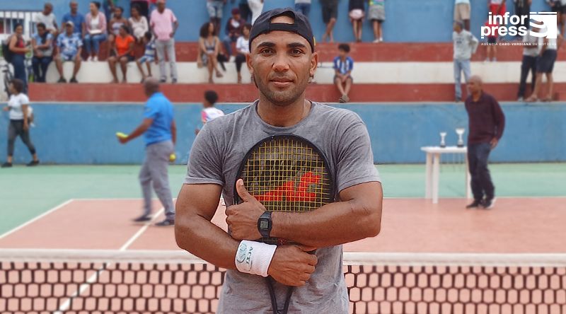 Ténis/Ribeira Grande: Samuel Lopes vence torneio das festas do município em sénior masculino 