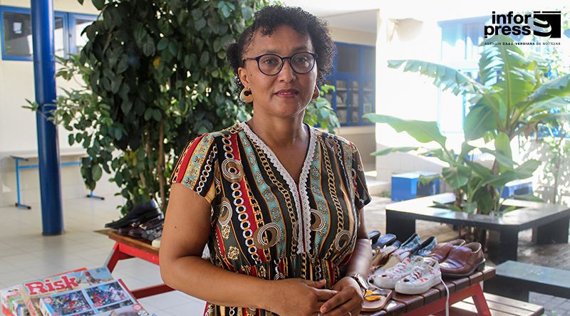 Proibição de telemóveis melhorou convivência e aproveitamento dos alunos, diz directora do Agrupamento VIII