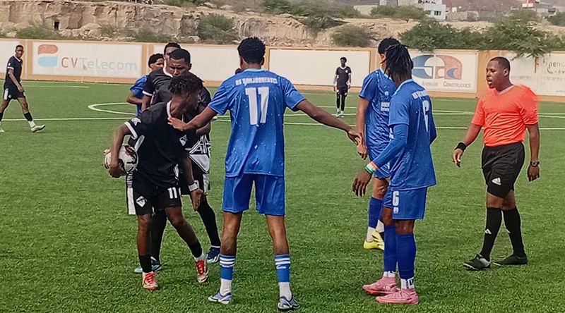 Futebol/Santo Antão Sul: Sanjoanenses vencem Académica (1-0) e deixam tudo igual no topo da tabela