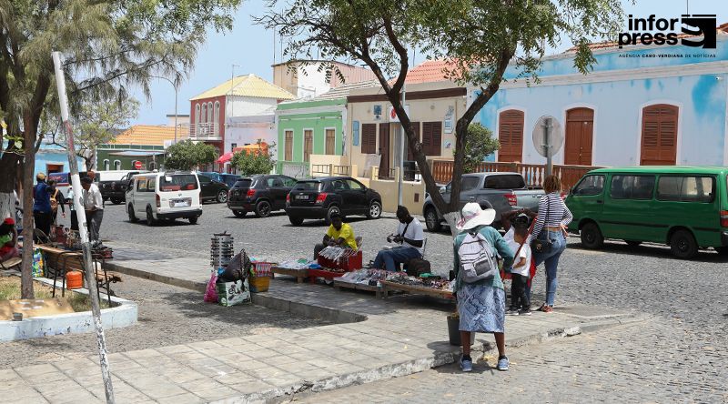 São Filipe:  Câmara municipal prepara época das chuvas com limpeza das ribeiras e terrenos baldios 