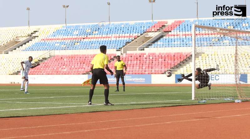 Futebol/Taça Independência: São Vicente elimina Santo Antão e é o primeiro finalista