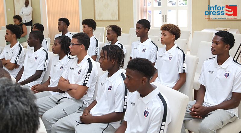 Futebol/Sub-15: Selecção cabo-verdiana a caminho do Azerbaijão