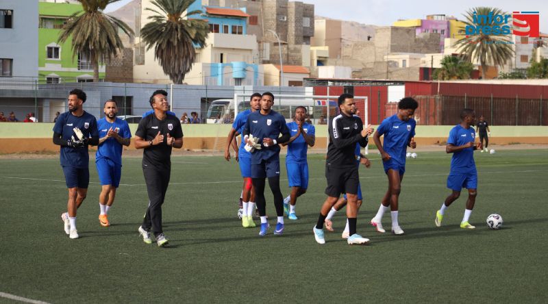 São Vicente: Multidão recebe Tubarões Azuis no primeiro treino em Cabo Verde após qualificação para o Mundial
