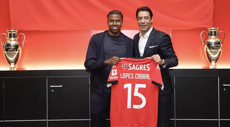 Futebol: Internacional cabo-verdiano Sidny Lopes Cabral apresentado como reforço do Benfica