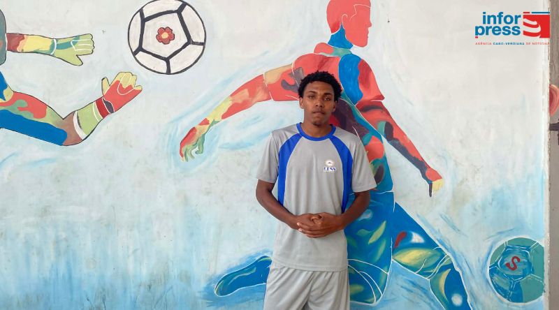 Brava: Jovem estudante da Escola Secundária Eugénio Tavares sonha tornar-se artista plástico profissional