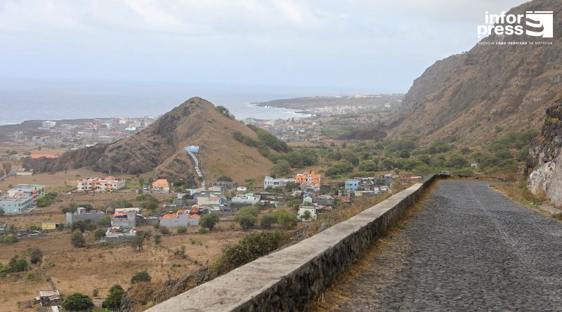 Presidente da Câmara Municipal do Entroncamento visita Mosteiros no âmbito de acordo de geminação