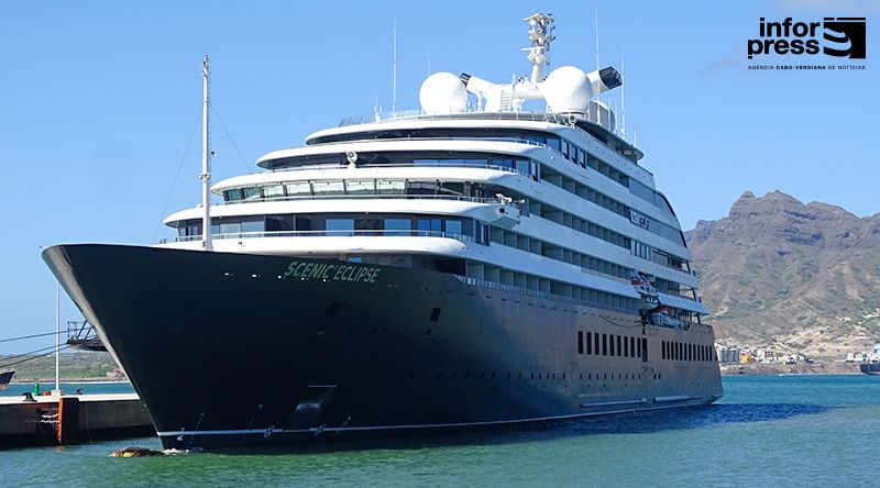 Atraca primeiro navio no Terminal de Cruzeiros do Mindelo que permite embarque e desembarque de passageiros