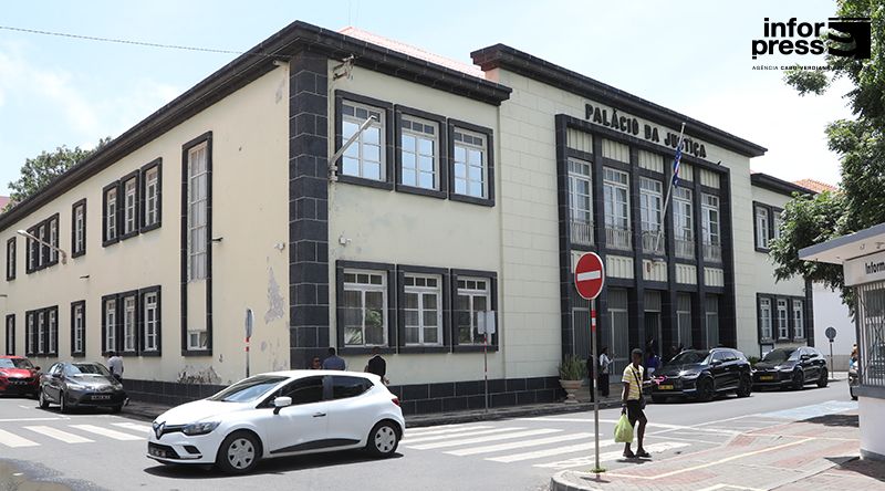 Tribunal da Praia condena autarquia praiense a pagar 480 mil contos ao Clube de Ténis