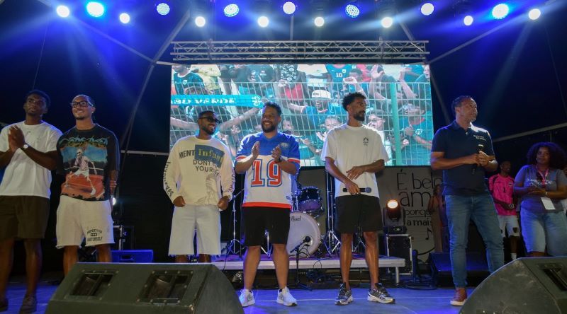 São Vicente: Mindelenses homenageiam “Tubarões Azuis” no Kavala Fresk com festa de gratidão