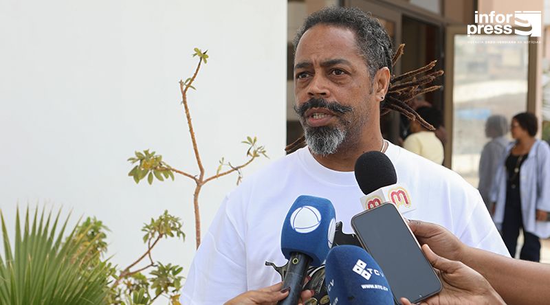 Artista plástico destaca importância da nova plataforma digital para os profissionais do sector da Cultura