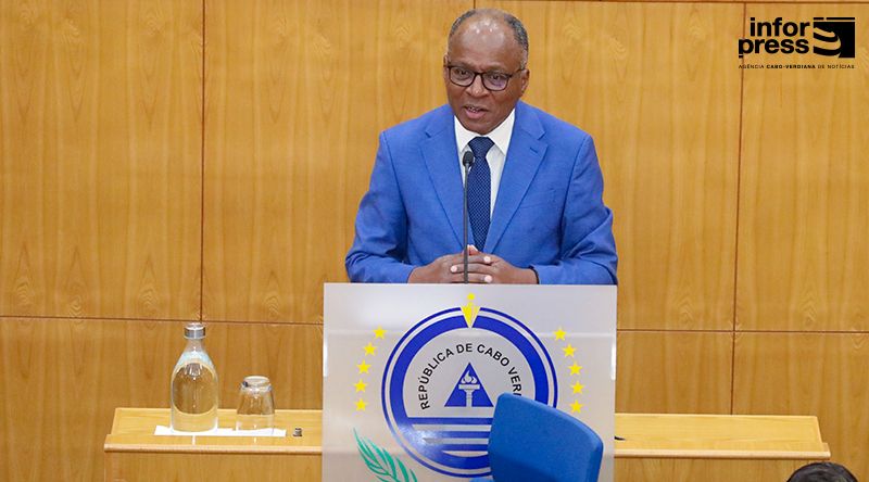 Parlamento: Primeiro-ministro diz que o país segue com determinação no “caminho duro do desenvolvimento”