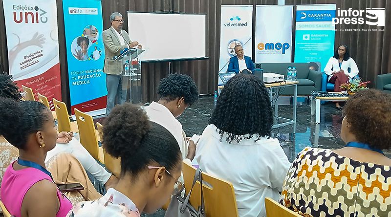 Curso de medicina da Uni-CV representa um saldo de soberania formativa em Cabo Verde - ministro
