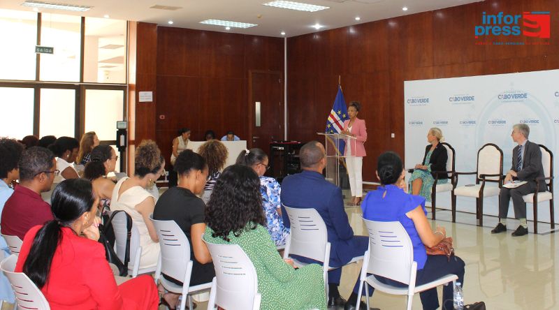 Cabo Verde reforça confiança na vacinação e mantém cobertura acima dos 95% – coordenadora