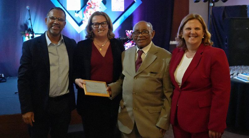 Cabo Verde/Açores: Município de Vila do Porto homenageia pioneiros da comunidade cabo-verdiana que ligou Sal a Santa Maria em 1975