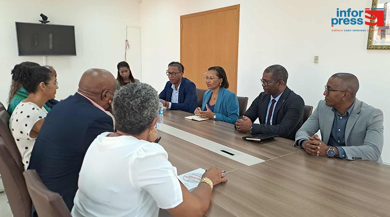 Ministra da Justiça destaca “bom nível” de atendimento na Comarca de Santa Catarina (c/áudio)
