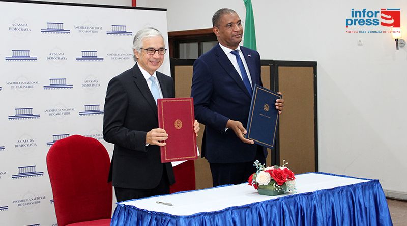 Cabo Verde e Portugal assinam protocolo de cooperação para reforço da diplomacia parlamentar