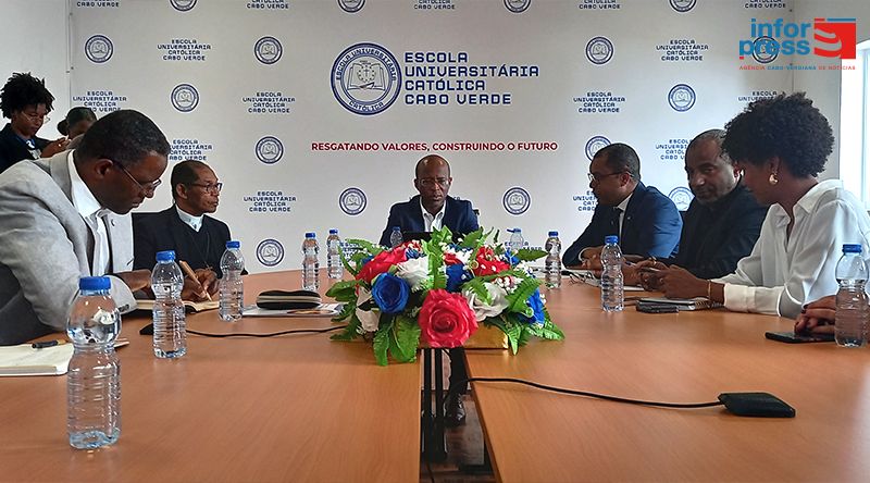 Ministro da Educação satisfeito com trabalho feito pela EU Católica na transmissão de valores