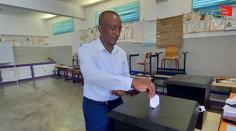 Autárquicas 2024/São Domingos: Isaías Varela exerce direito de voto confiante na vitória