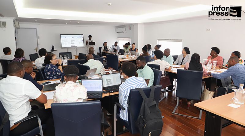 Workshop nacional defende educação financeira, cultura empreendedora e competências digitais nos currículos escolares