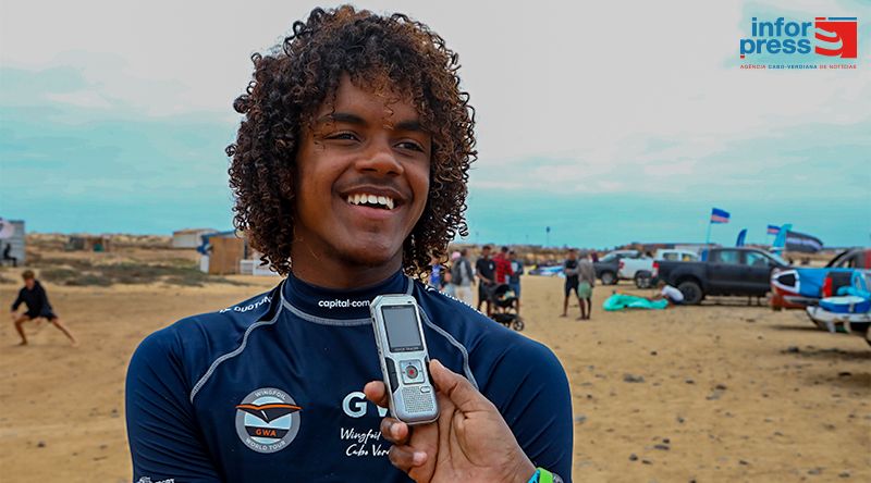 Surfista Zany Gui é a última esperança cabo-verdiana no Circuito Mundial de Wing-foil