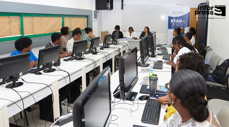 Gestores de creches recebem formação em faturação electrónica para reforçar transparência na política de cuidados